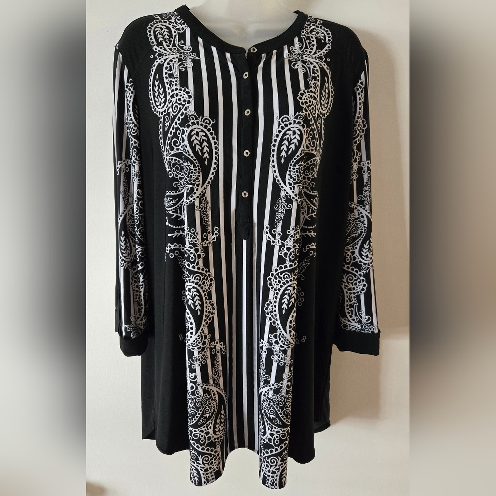 Peter Nygard Top Sz Large Black And White Paisley And Stripe Euc